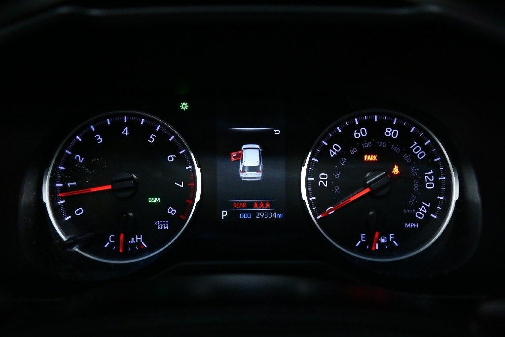 2021 Toyota RAV4 XLE photo 23