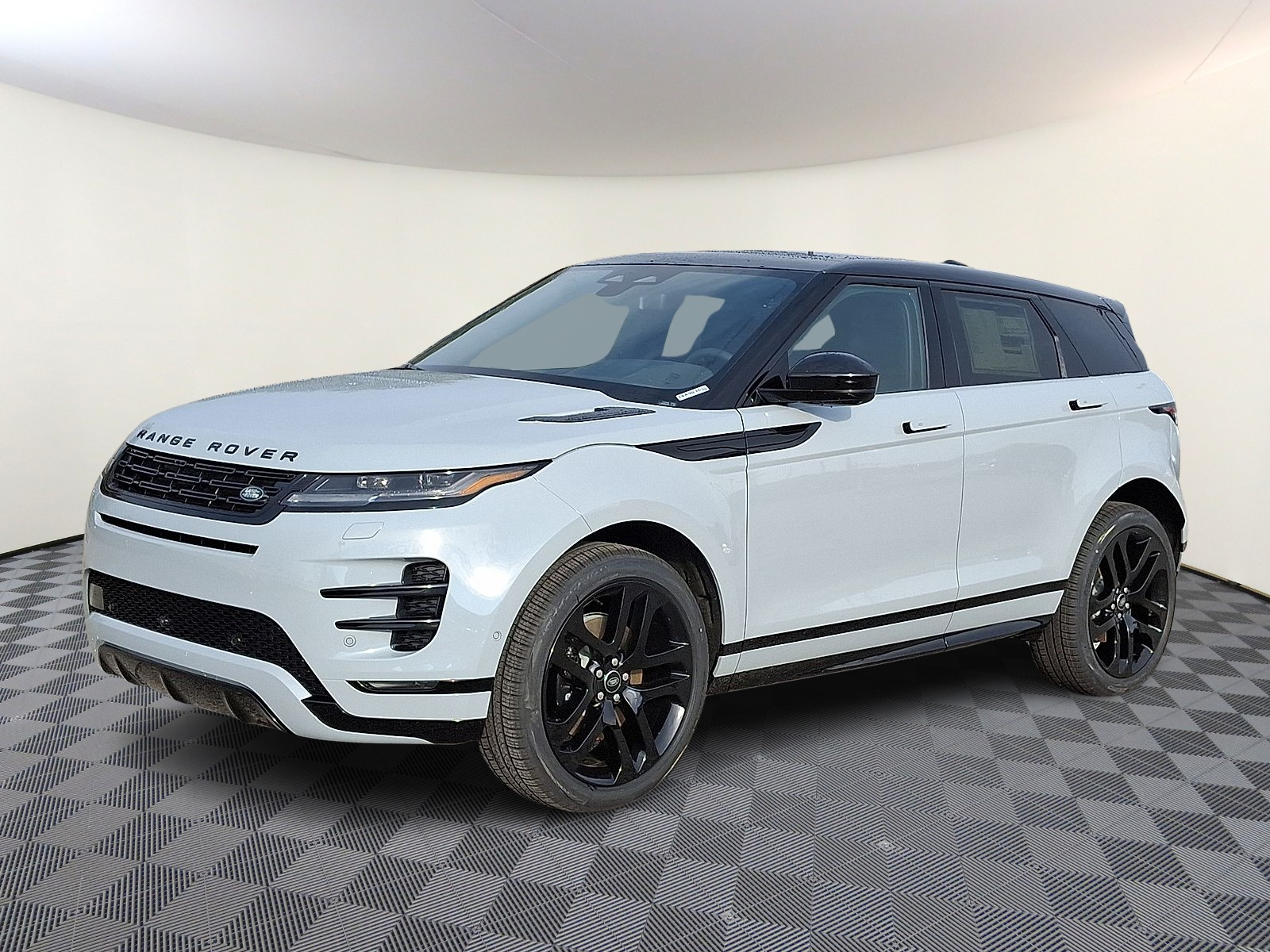 2026 Land Rover Range Rover Evoque Dynamic SE's photo