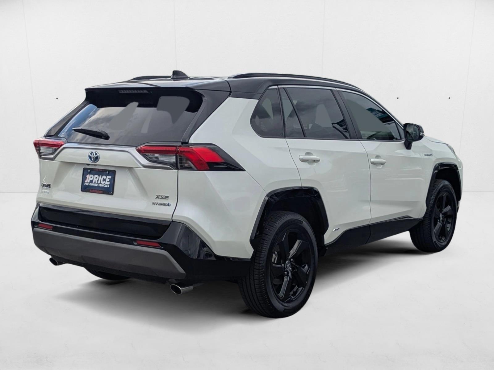 2020 Toyota RAV4 Hybrid XSE photo 4