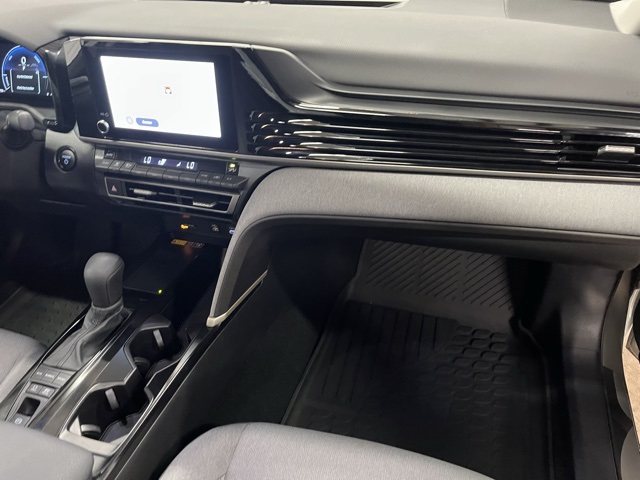 2025 Toyota Camry LE photo 14