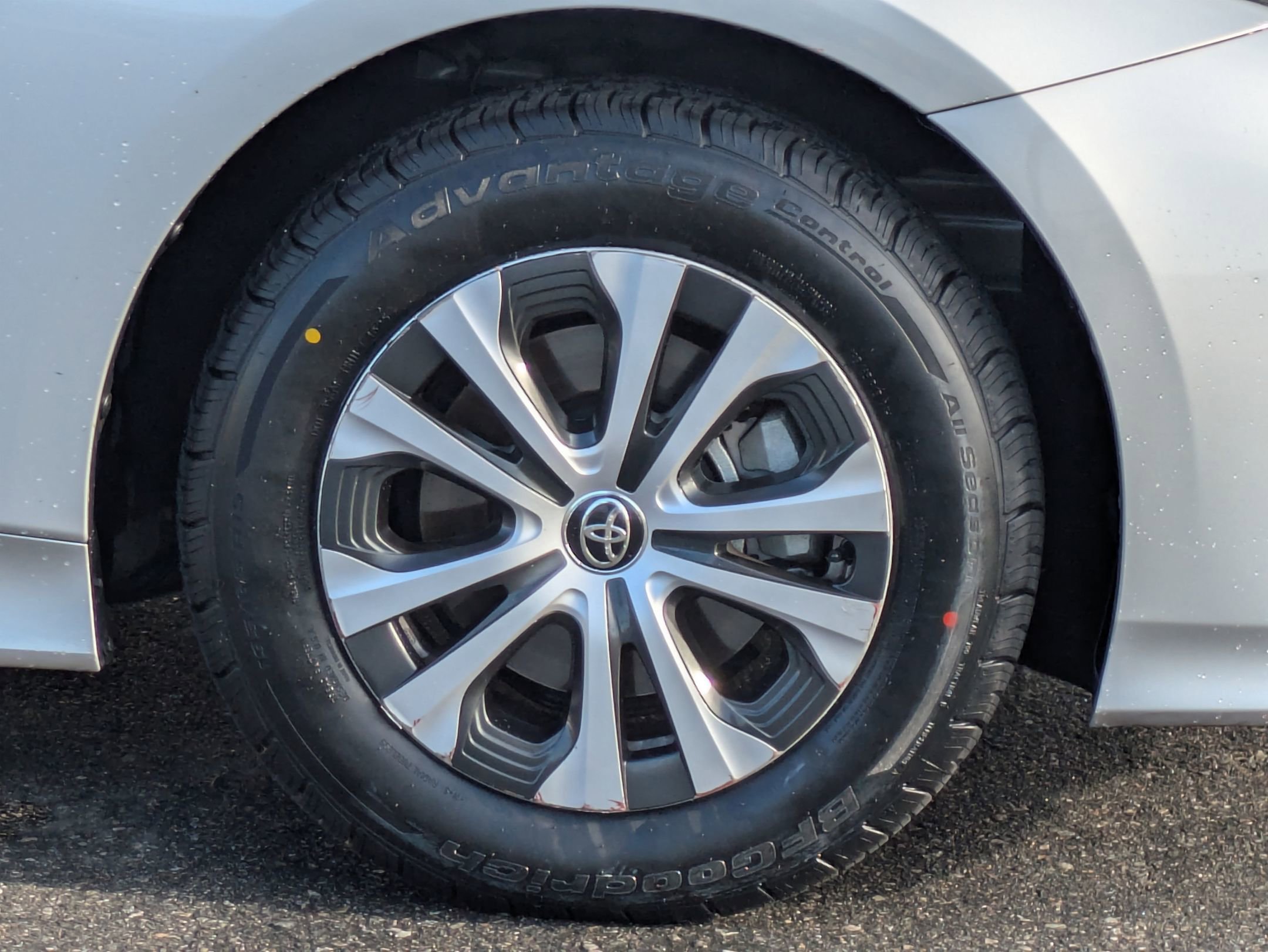 2022 Toyota Prius Prime XLE photo 13