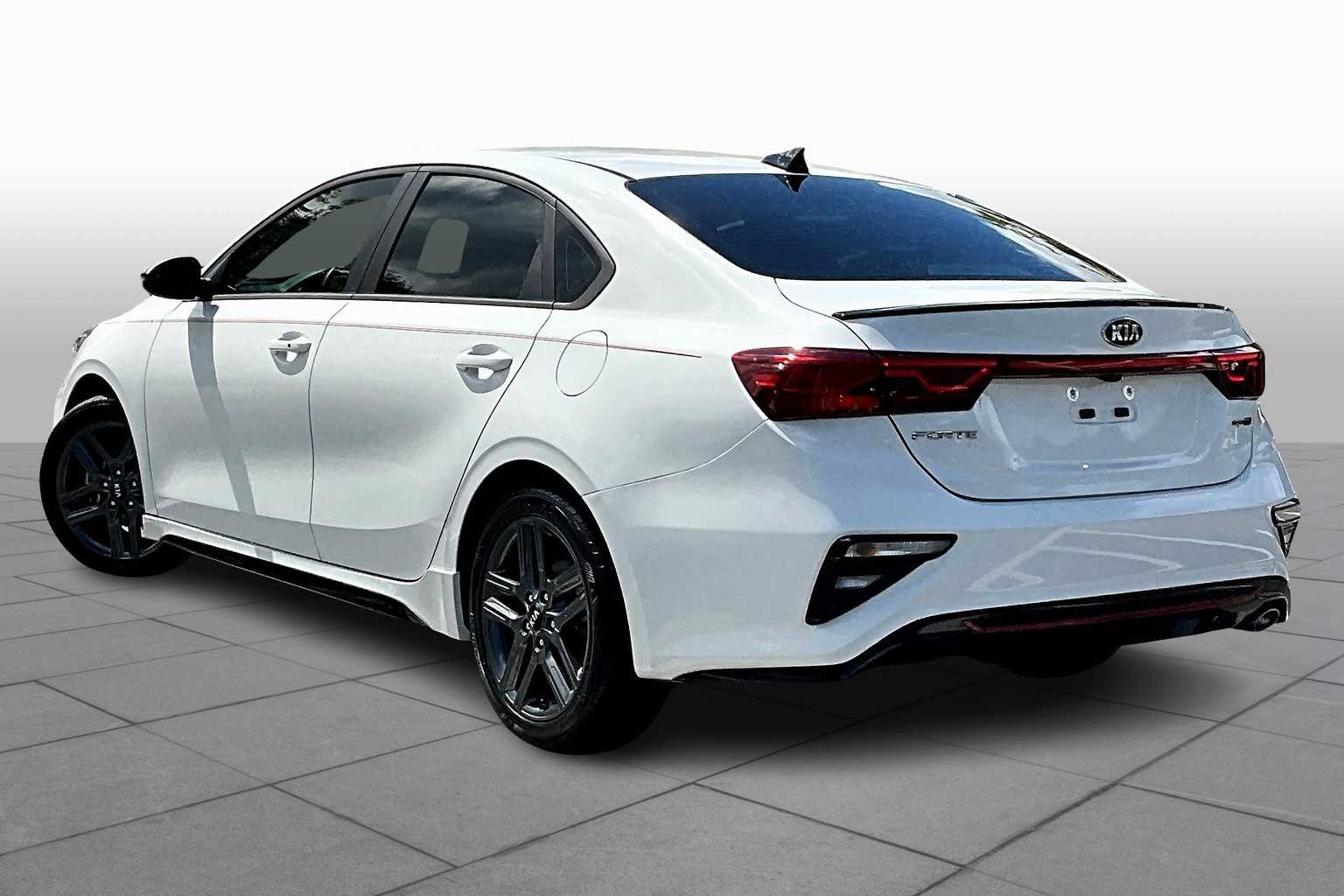 2021 Kia Forte GT-Line photo 11