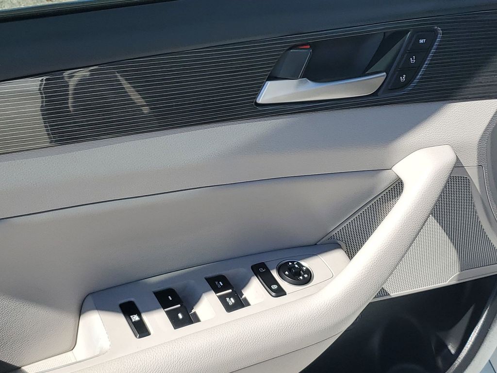 2019 Hyundai Sonata Limited photo 39