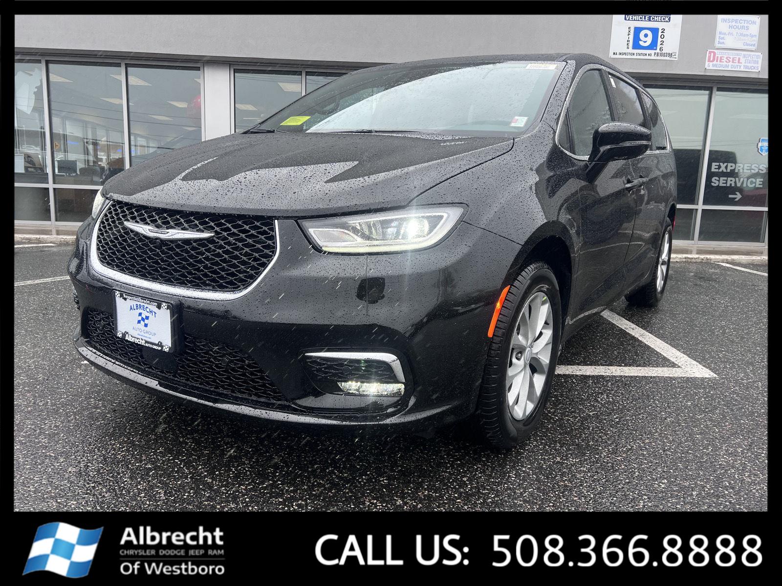 2026 Chrysler Pacifica Select's photo