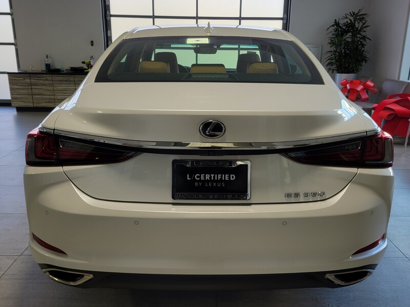 2023 Lexus ES 350 photo 4