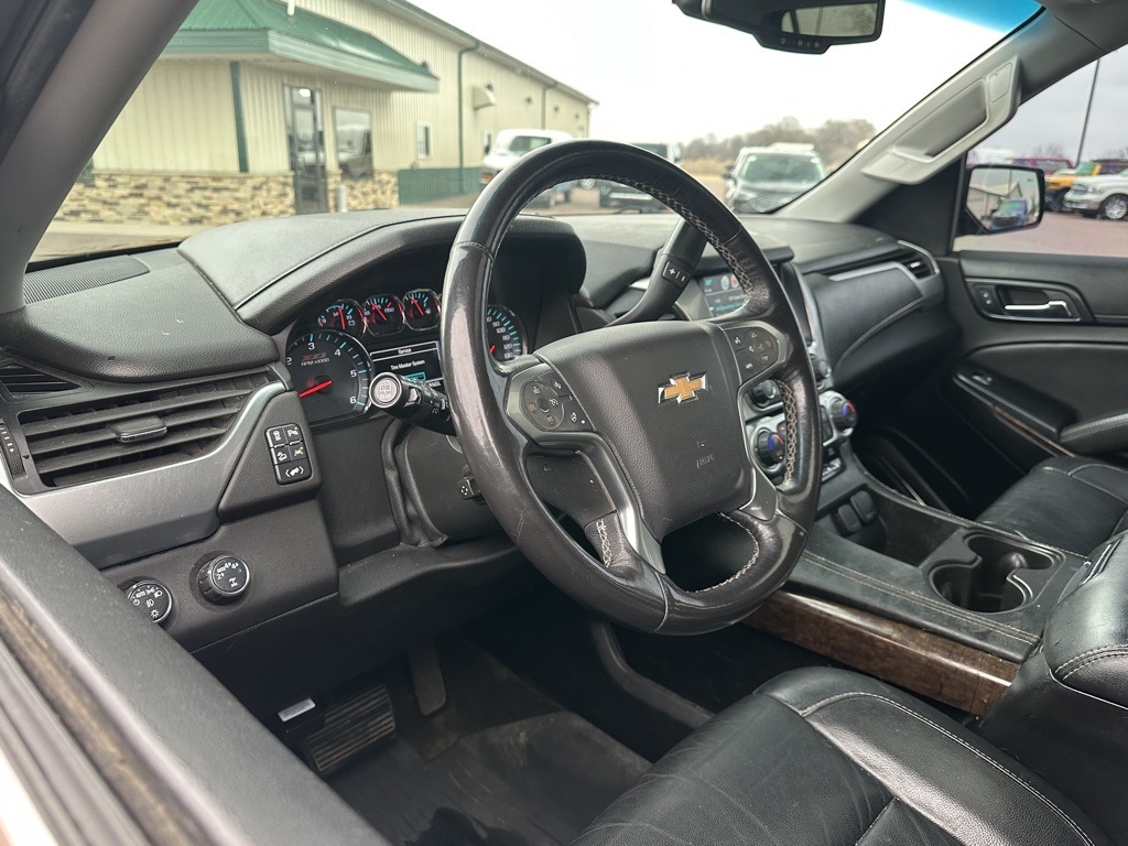 2018 Chevrolet Tahoe LT photo 2