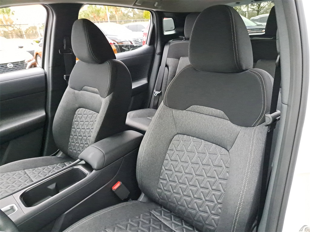 2026 Nissan Kicks SV photo 18