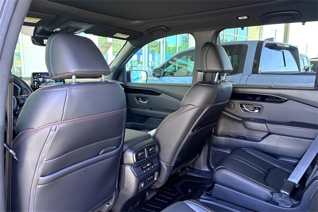 2025 Honda Pilot TrailSport photo 23