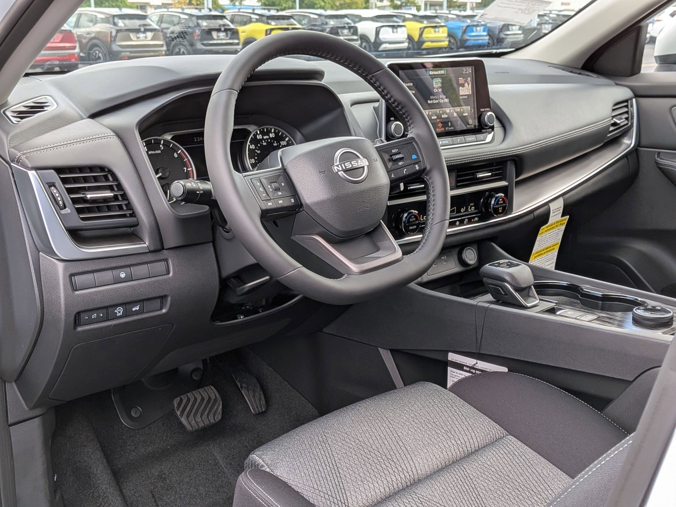 2026 Nissan Rogue SV photo 8