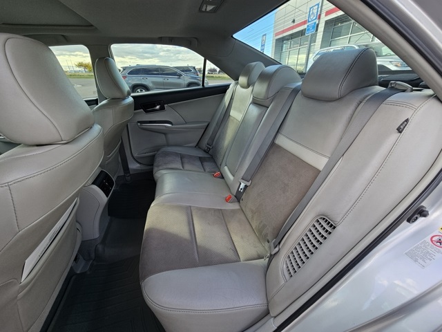 2012 Toyota Camry Hybrid XLE photo 18