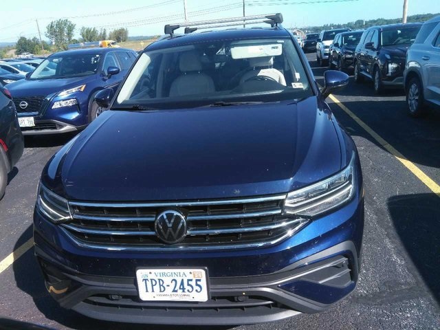 2023 Volkswagen Tiguan SE photo 4