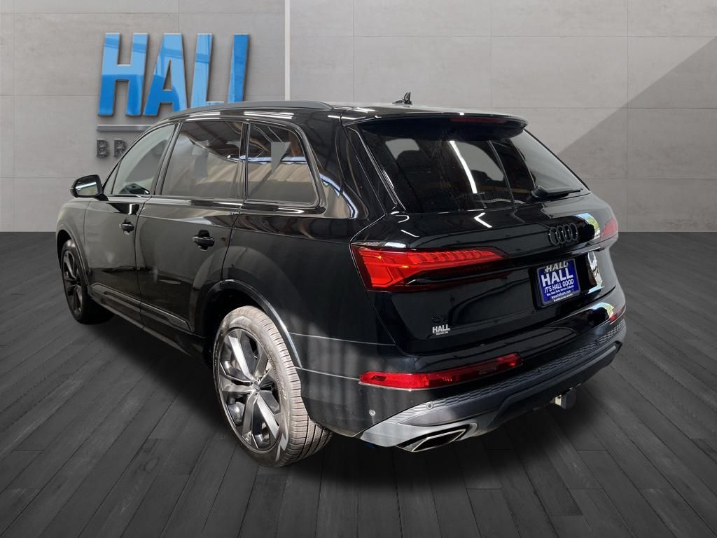 2025 Audi Q7 55 Premium Plus photo 3