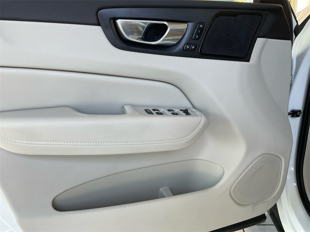 2021 Volvo XC60 T5 Inscription photo 18