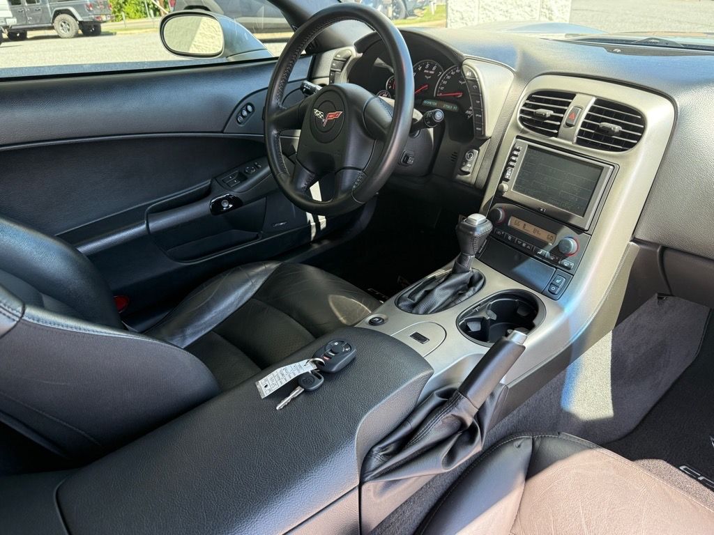 2005 Chevrolet Corvette Base photo 13