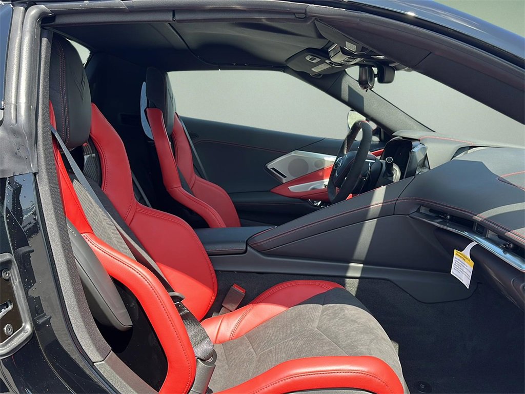 2025 Chevrolet Corvette Stingray 2LT photo 16