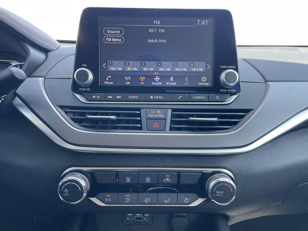 2025 Nissan Altima SR photo 16