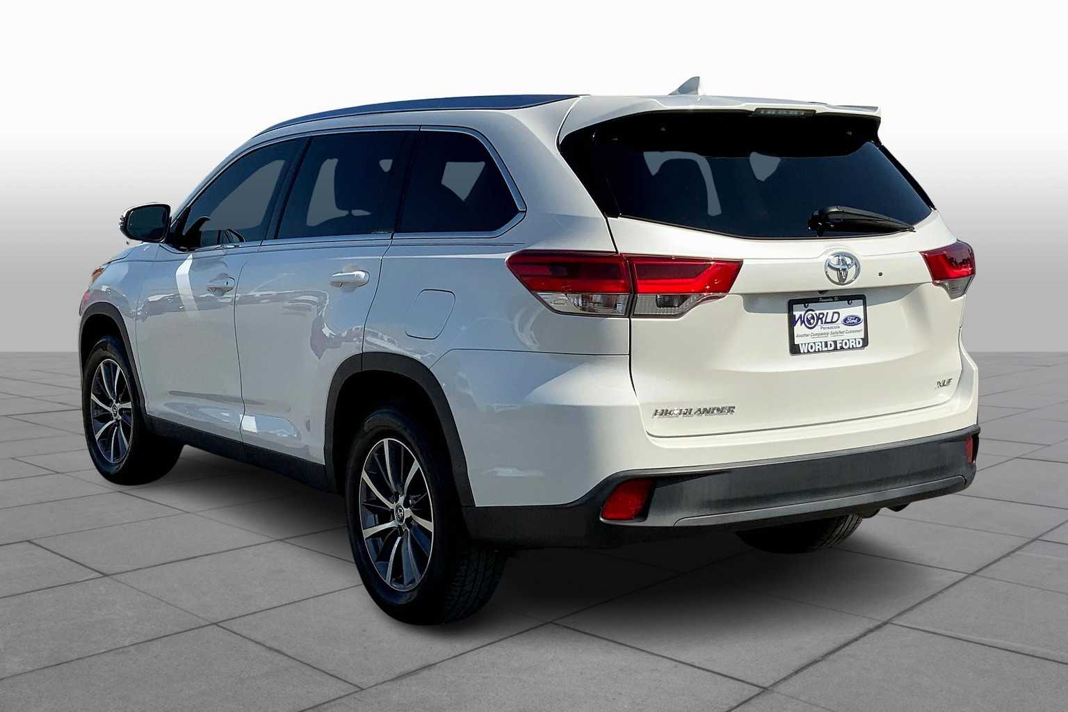 2019 Toyota Highlander XLE photo 10