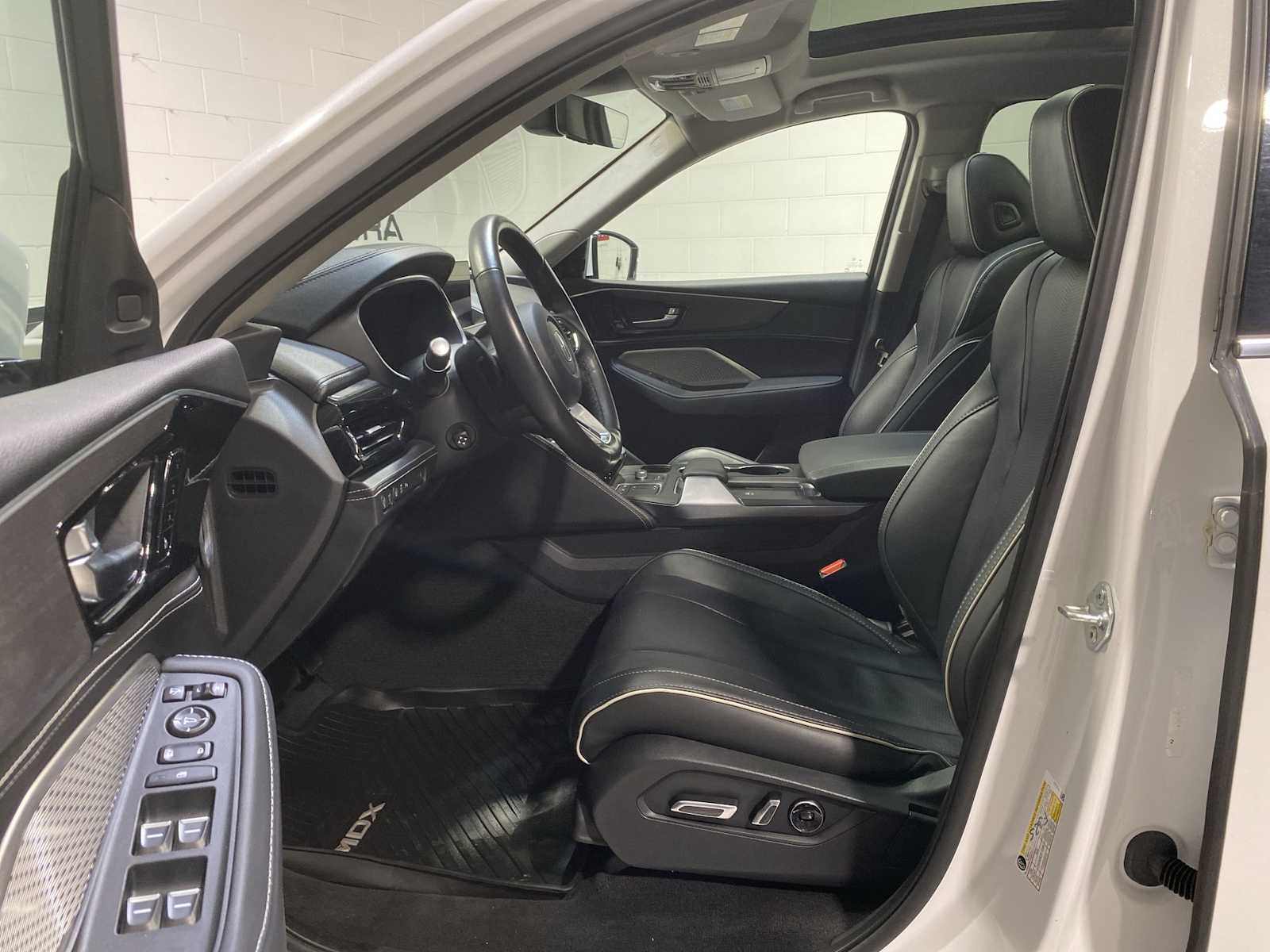 2024 Acura MDX Advance SH-AWD photo 2