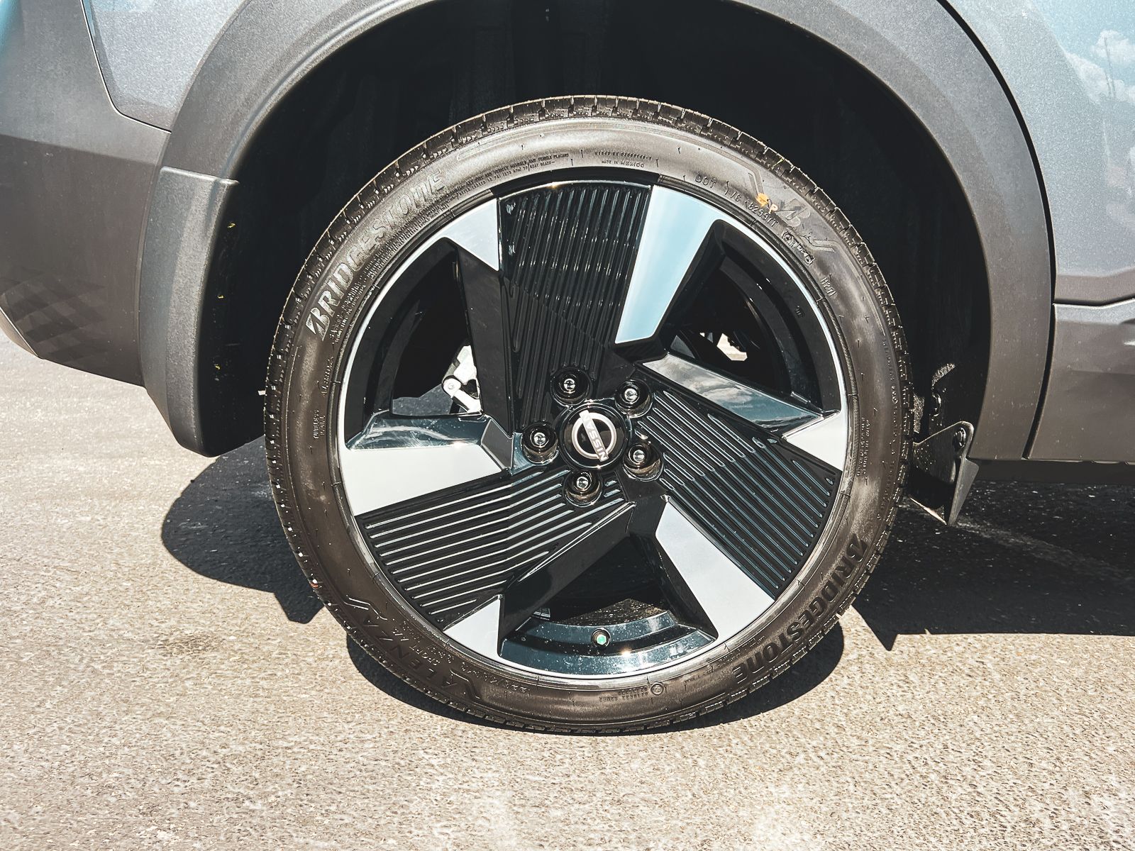 2026 Nissan Kicks SR photo 10