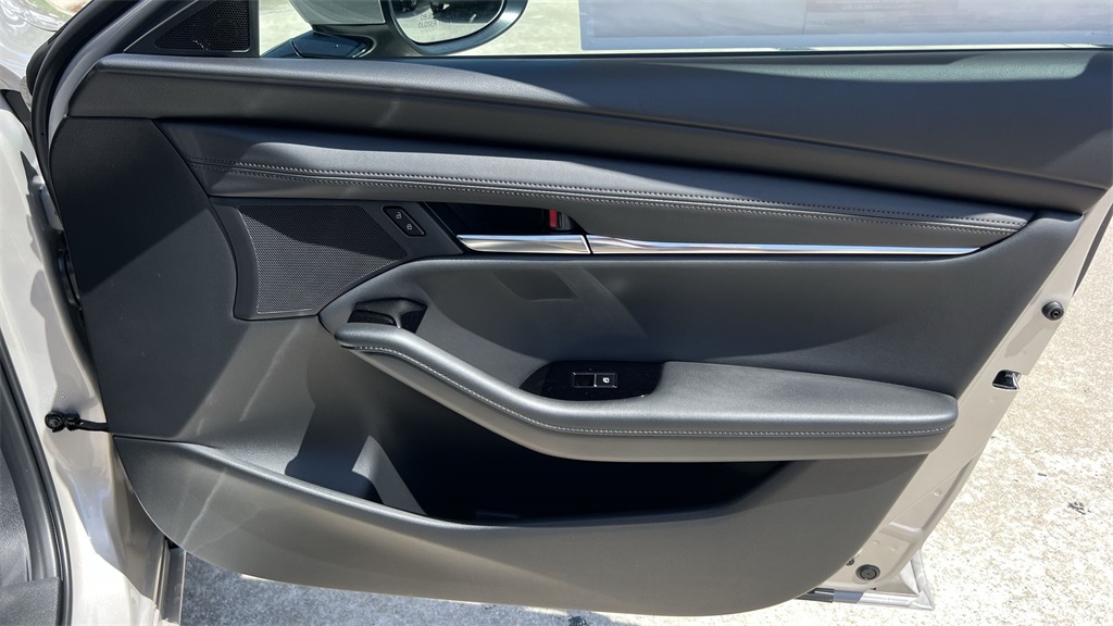 2025 Mazda Mazda3 Hatchback 2.5 s Preferred photo 3