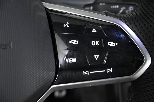 2022 Volkswagen Tiguan SE R-Line Black photo 23