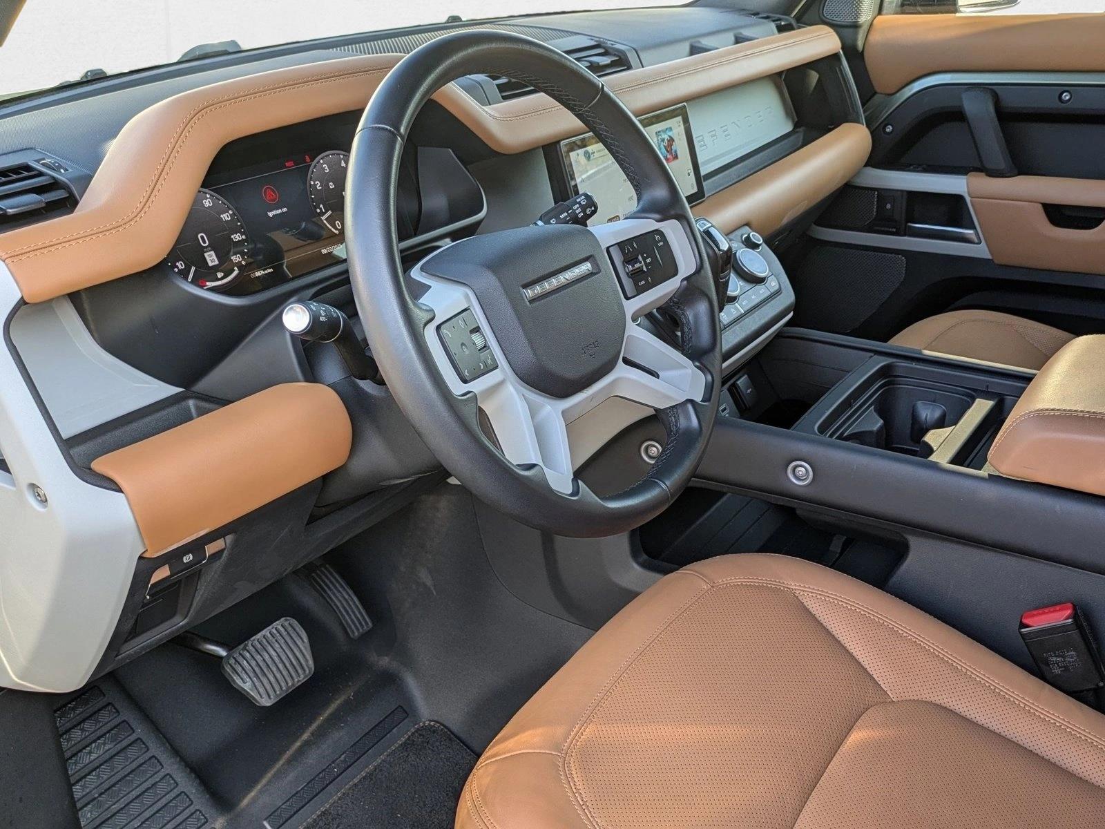 2023 Land Rover Defender S photo 10