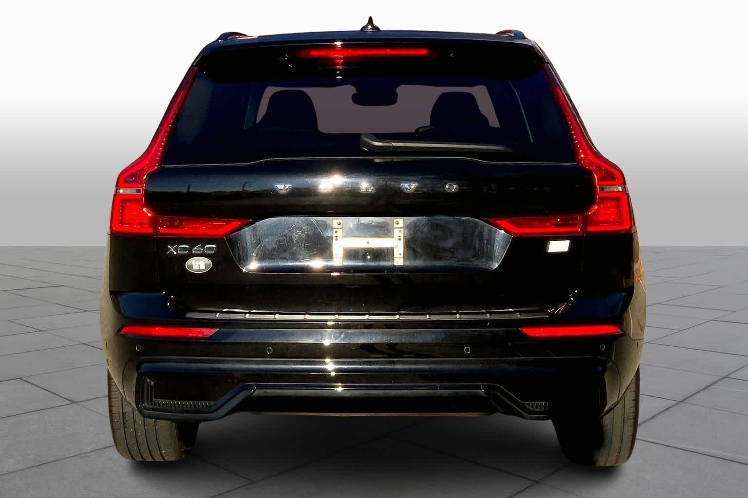 2023 Volvo XC60 Recharge Hybrid Plus photo 4