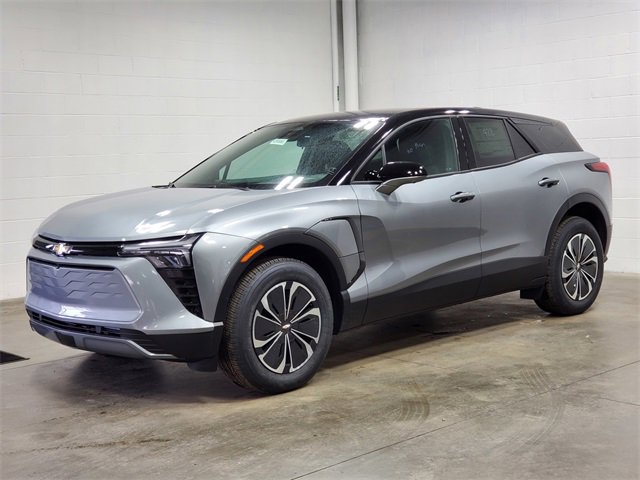 2025 Chevrolet Blazer EV photo 2