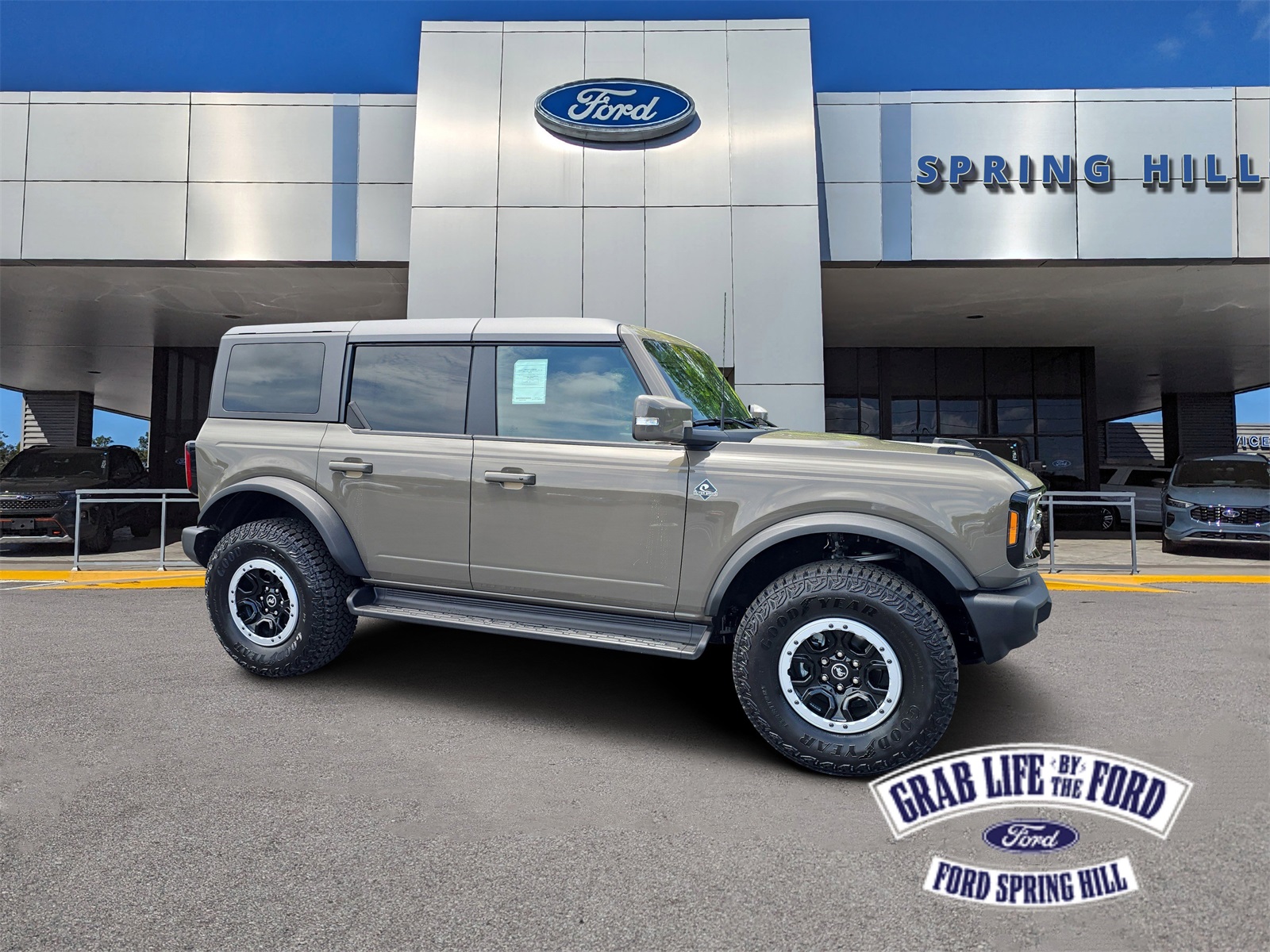 2025 Ford Bronco 4-Door Outer Banks's photo