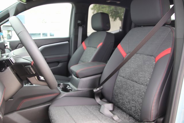 2025 Chevrolet Colorado Z71 photo 7