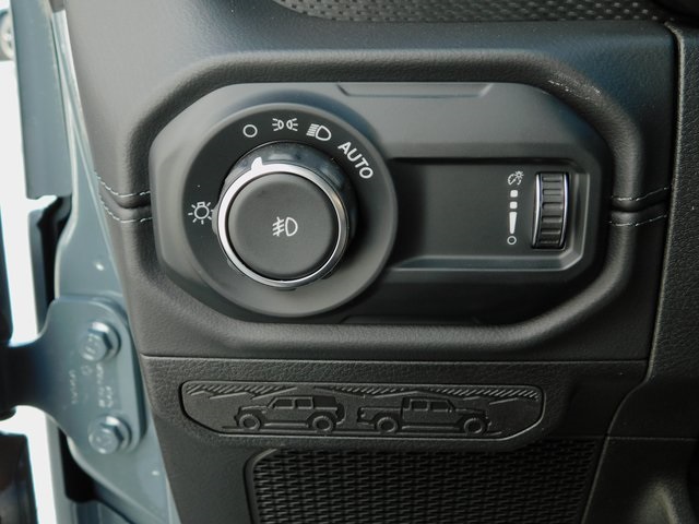 2025 Jeep Wrangler Rubicon photo 30