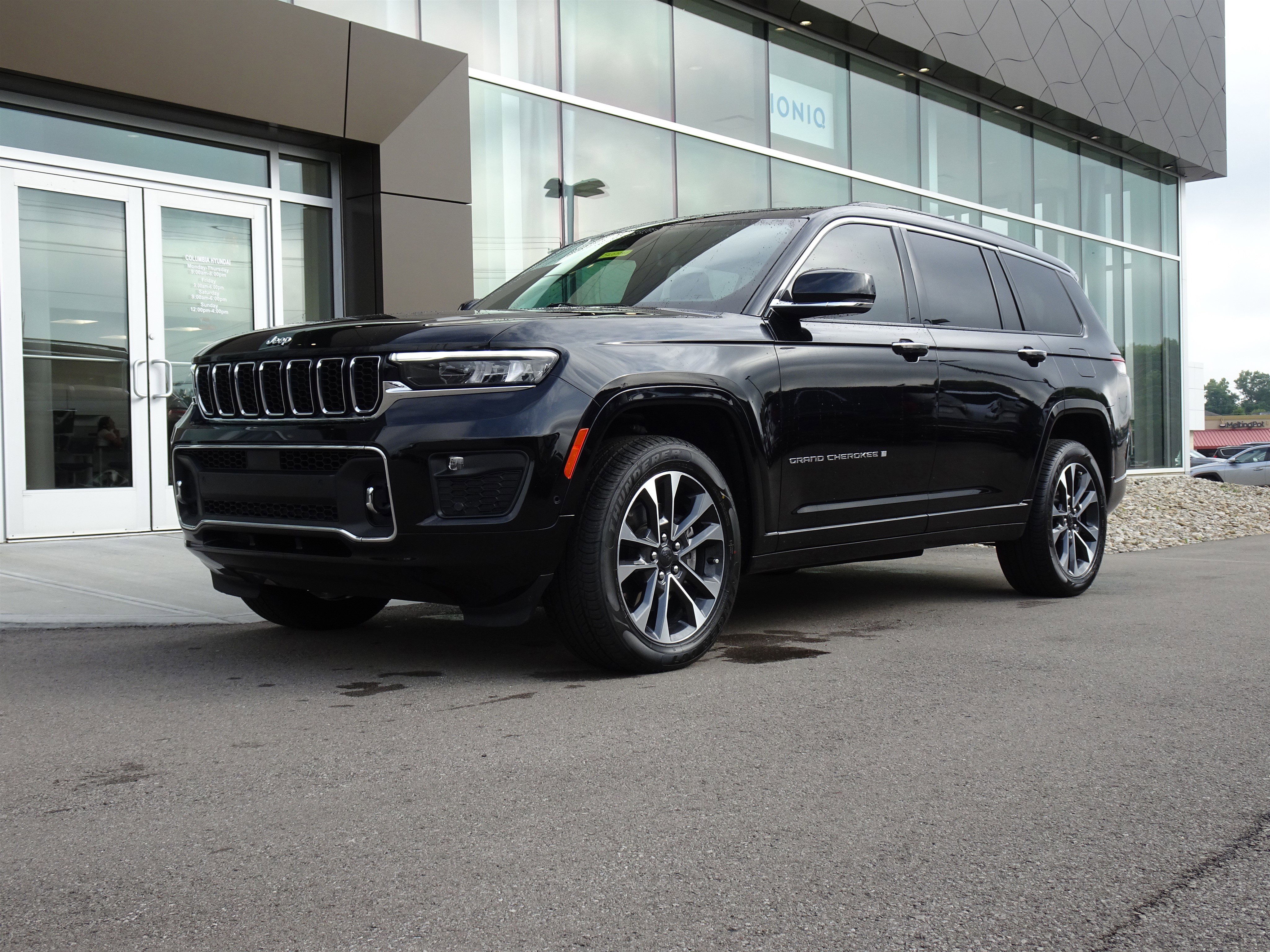 2021 Jeep Grand Cherokee L Overland's photo