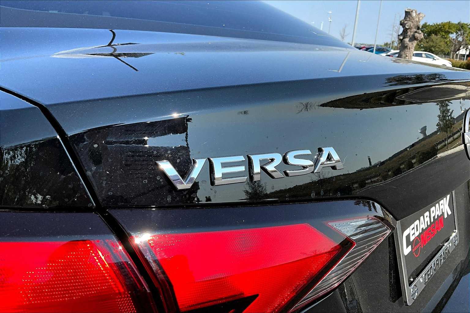 2025 Nissan Versa S photo 15