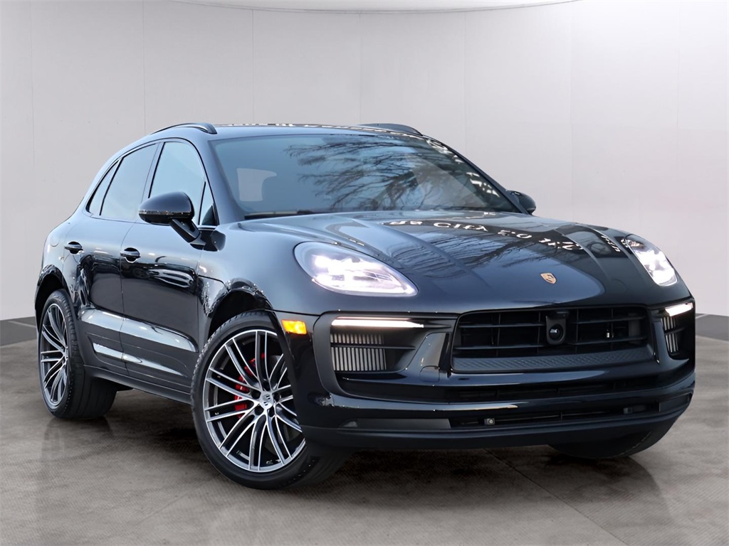 2025 Porsche Macan S's photo