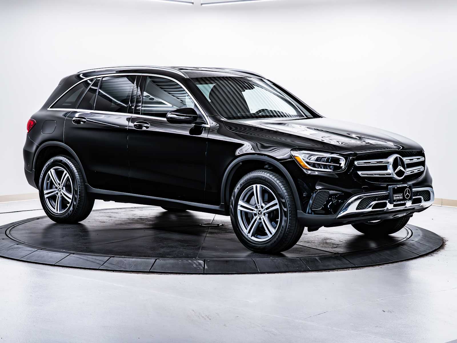 2022 Mercedes-Benz GLC GLC300's photo