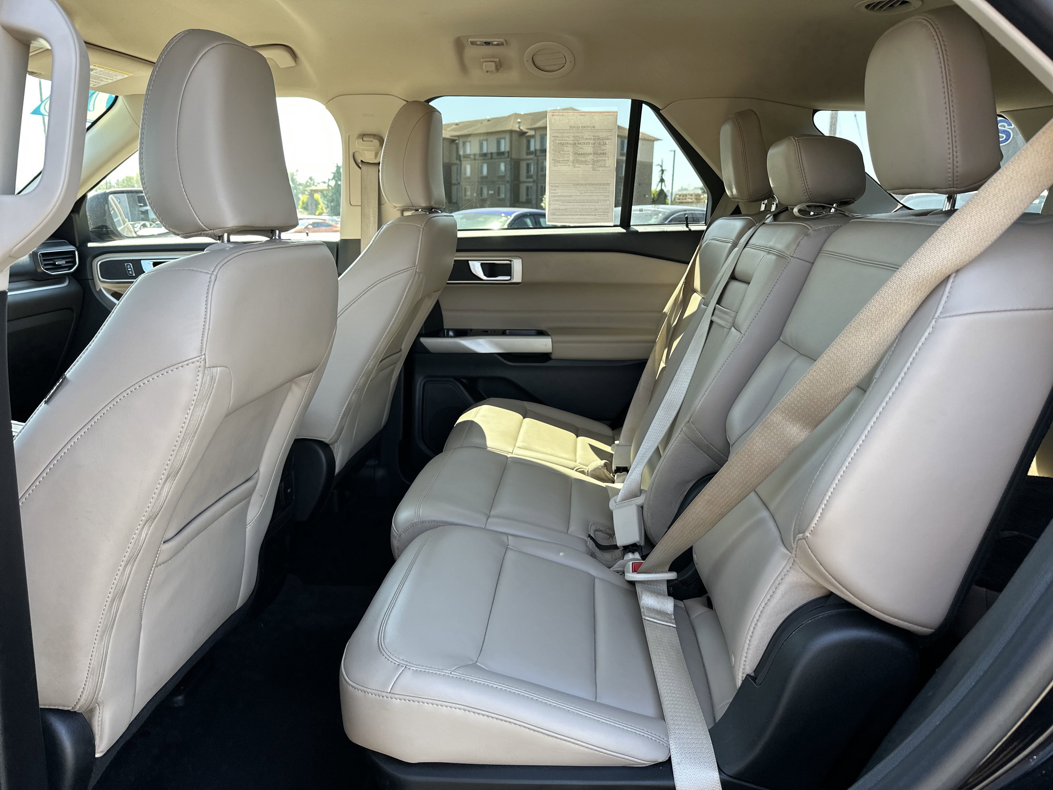 2023 Ford Explorer XLT photo 4