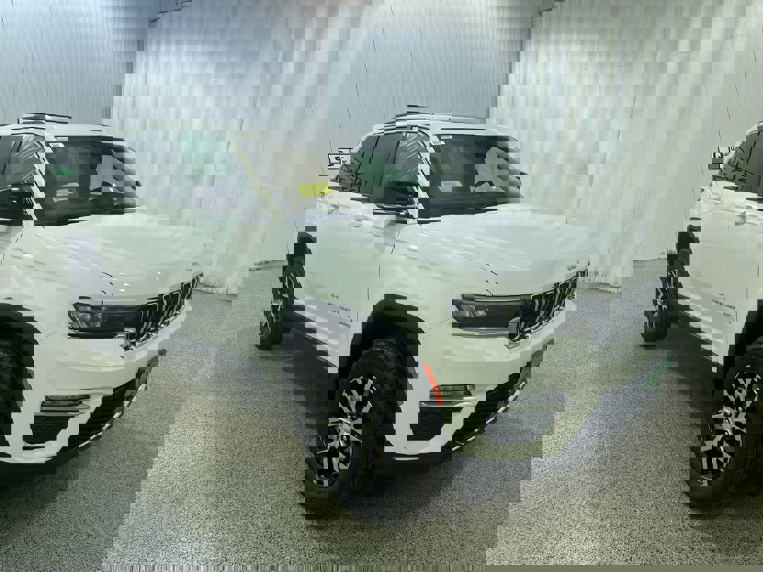 2025 Jeep Grand Cherokee Limited's photo