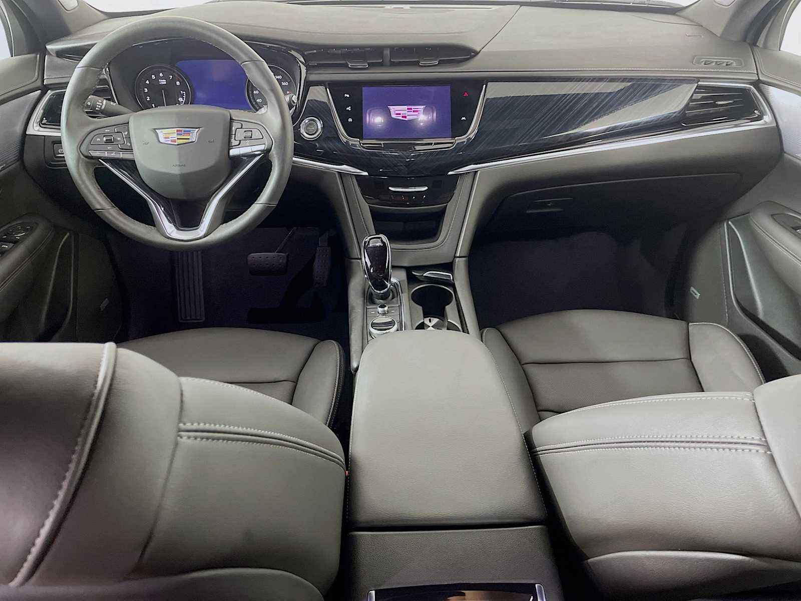 2025 Cadillac XT6 Premium Luxury photo 3