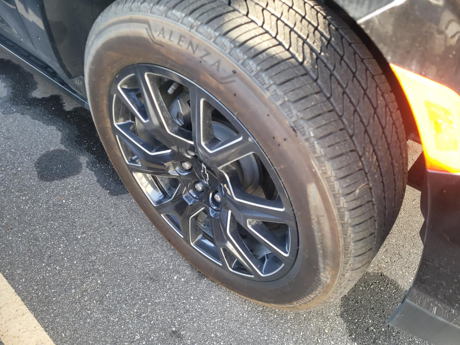 2024 Chevrolet Suburban Premier photo 4