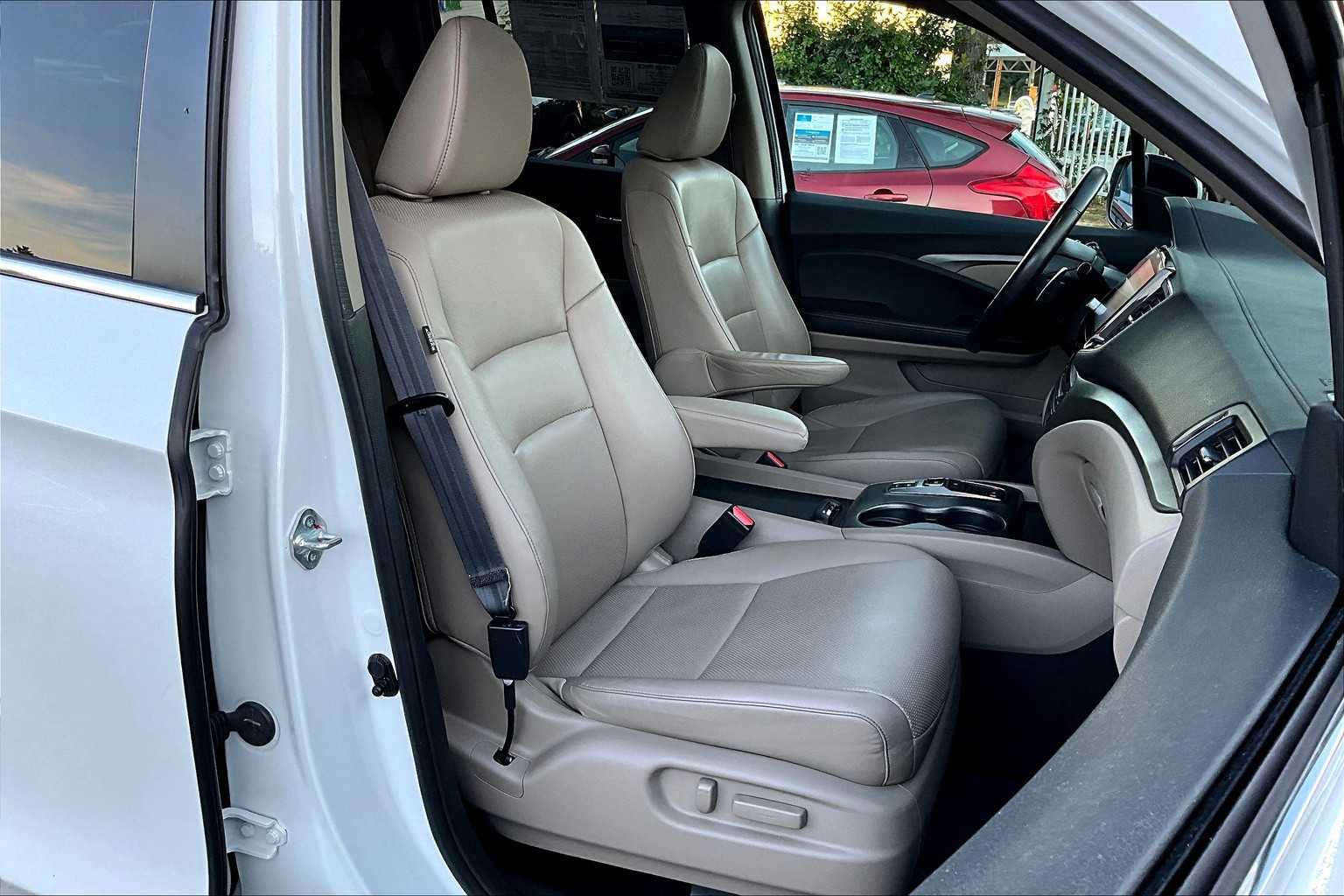 2022 Honda Ridgeline RTL photo 7