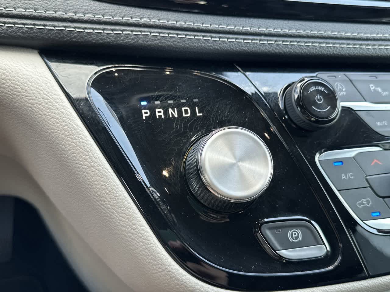 2023 Chrysler Pacifica Touring L photo 51