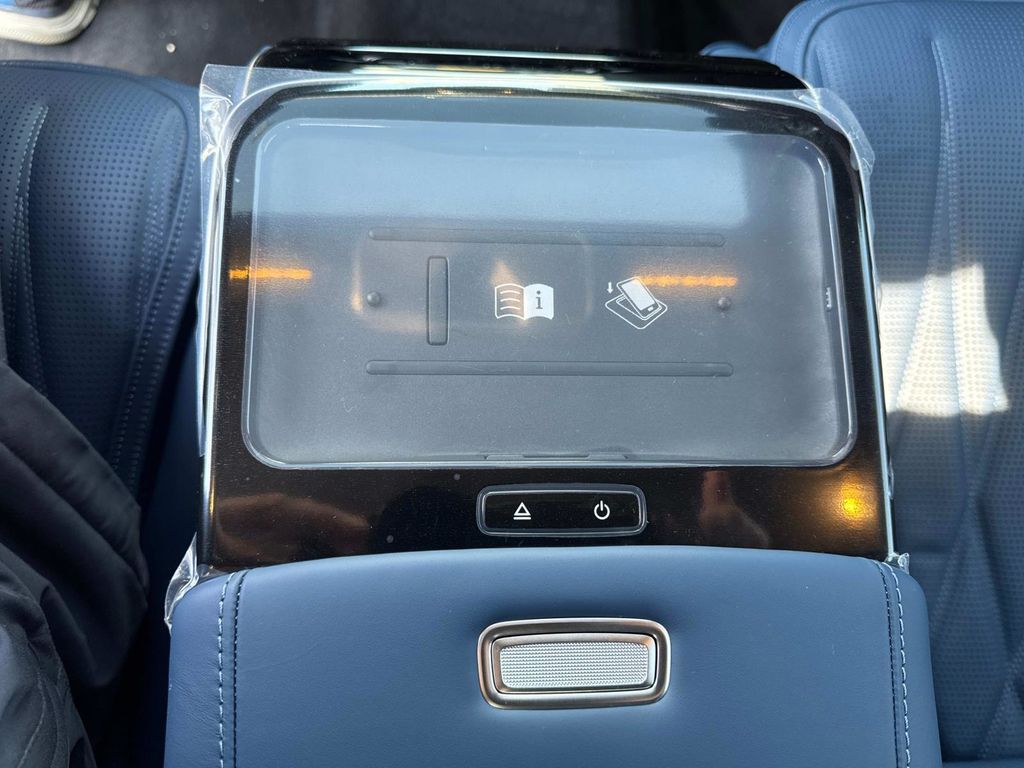 2025 Mercedes Benz S 63 e photo 13