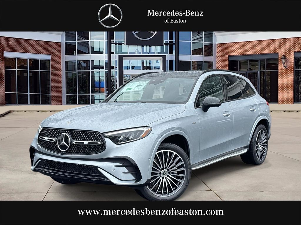 2025 Mercedes-Benz GLC Base's photo