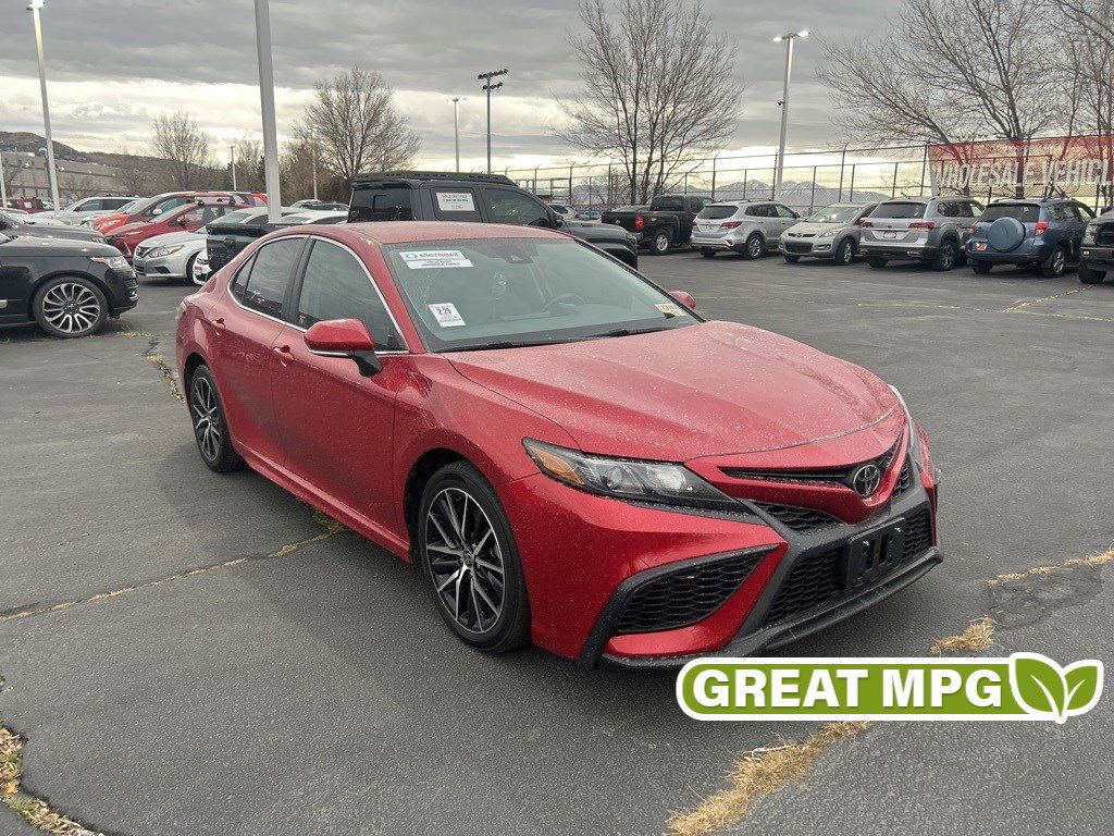 2021 Toyota Camry SE's photo