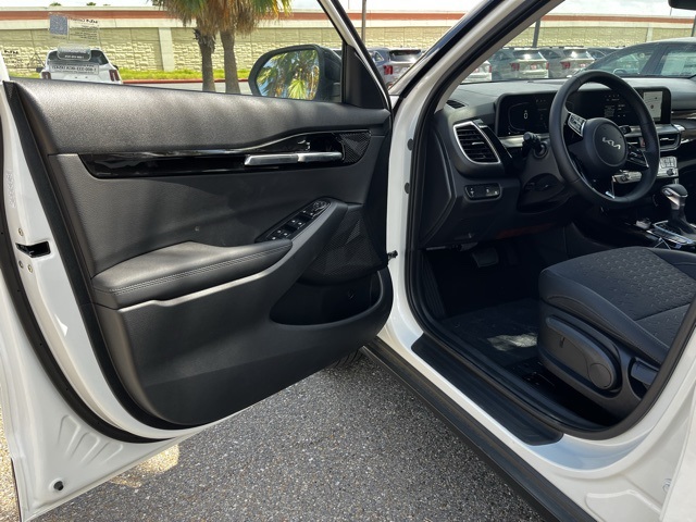 2025 Kia Seltos S photo 10