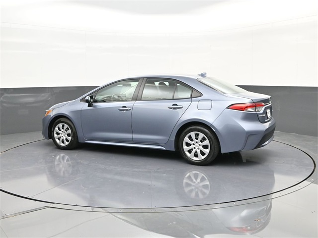 2022 Toyota Corolla LE photo 4