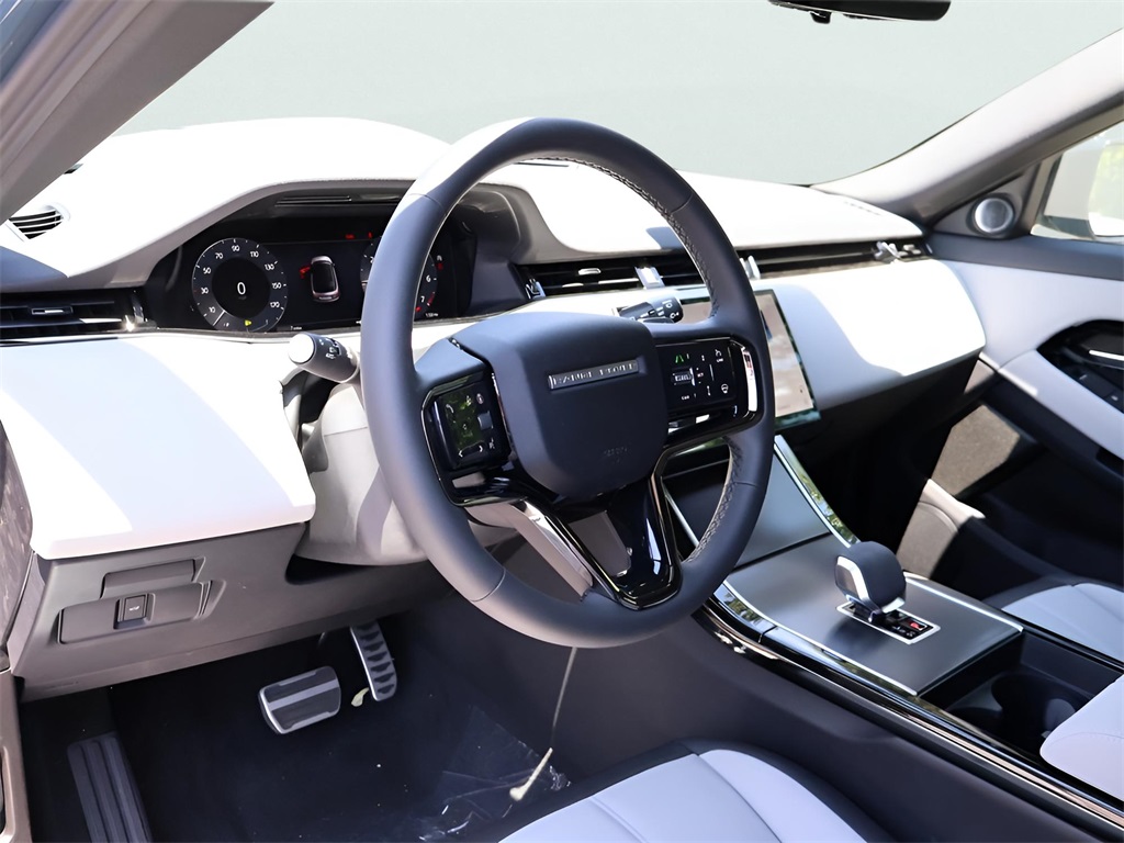 2026 Land Rover Range Rover Evoque Dynamic SE photo 17