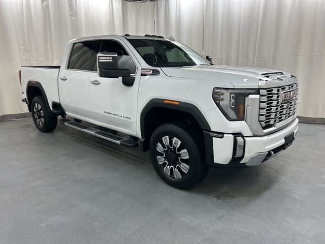 2024 GMC Sierra 2500HD Denali's photo