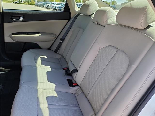 2018 Kia Optima LX photo 12