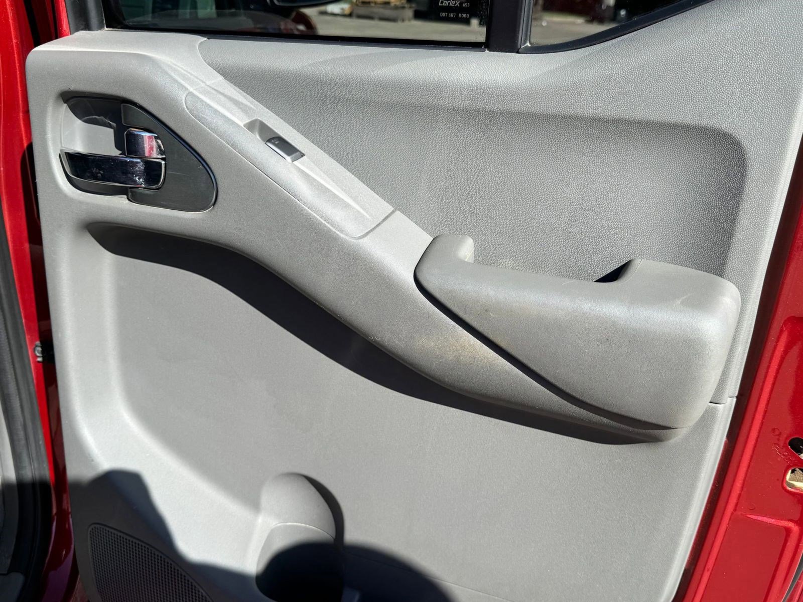 2016 Nissan Frontier SV photo 13